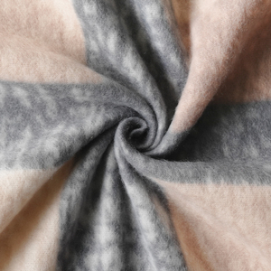 Hot Bán Giá Tốt 100% <span class=keywords><strong>Polyester</strong></span> Lạc Đà Và Màu <span class=keywords><strong>Grey</strong></span> Sọc In Hai Mặt Nhung Bắc Âu Lông Cừu Chăn - Product Image 2