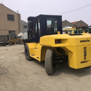 Montacargas Diésel Komatsu FD100 de 10 Toneladas, Original de Japón, de Segunda Mano, en Venta en Shanghái - Product Image 5