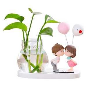 Cute Resin Couple Figurine With Balloons And Plant Vase For Desktop Home Decoration Gift - Product Image 5