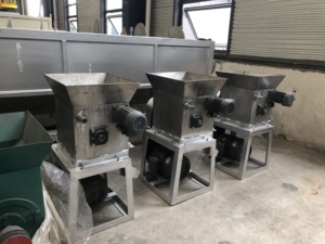 ราคาที่ต่ํากว่ามัลติฟังก์ชั่มันสําปะหลังเครื่องตะแกรงสําหรับแกรี่แครอทเครื่องบดผักมันสําปะหลังราคาเครื่องtepungมันสําปะหลัง - Product Image 3