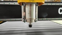 Machine de gravure sur bois professionnelle 1530 pour la production d'armoires et la gravure 3D haute vitesse