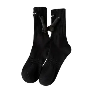 Смешные носки унисекс, пара, держась за руки, белые носки средней длины, женские хлопковые носки с магнитной присоской, удерживающие забавные носки
