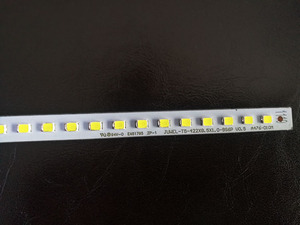 Bảng Mạch In <span class=keywords><strong>Pcb</strong></span> <span class=keywords><strong>Pcb</strong></span> Led Nhôm SMD SMT Áp Dụng Cho Đèn Ống Led T5 Đèn Bể Cá 50Cm - Product Image 5