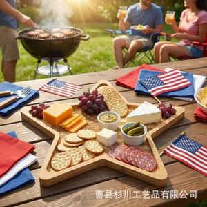Bandeja de servir de madera en forma de estrella con diseño de bandera estadounidense, plato decorativo de bambú para aperitivos de fiesta y tabla de quesos - Product Image 2
