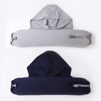 Oreiller de voyage à capuche avec capuche extra large pour les longs trajets en avion, offrant intimité et confort, design ergonomique en forme de U, doux pour la peau
