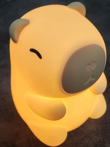 ไฟกลางคืนซิลิโคนรูปคาปิบาร่าน่ารัก ชาร์จ USB ได้ ไฟ LED เปลี่ยนสีได้ เหมาะสำหรับเด็ก ใช้ข้างเตียง ลายการ์ตูนสัตว์ ไฟกลางคืนสำหรับห้องเด็ก - Product Image 3
