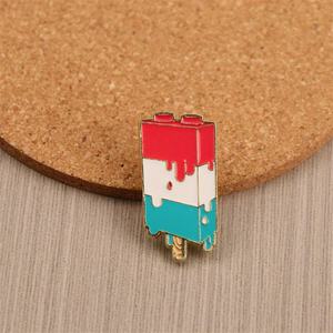 Broche en émail amusante en forme de sucette glacée de type <span class=keywords><strong>LEGO</strong></span>, idéale pour les collectionneurs d'objets originaux et de culture pop - Product Image 3