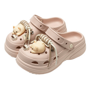 Zuecos de Dibujos Animados para Mujer 7176-7, Parte Superior de PU Beige, Entresuela y Suela de EVA, Punta Cerrada, Estilo Veraniego, Sandalias para el Tiempo Libre y para Ir al Trabajo - Product Image 2