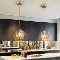 Lustre Suspendu Moderne de Style Or Français avec Abat-jour en Verre à Bandes pour Îlot de Cuisine, Chevet, Douille E27 E26