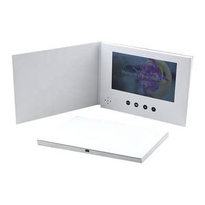 Carte de voeux de conception promotionnelle livre vidéo à affichage LCD de 7 pouces <span class=keywords><strong>brochure</strong></span> vidéo de carte-cadeau numérique vierge pour faire-part de mariage - Product Image 3