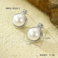 Vente de liquidation de bijoux de Yiwu en gros, boucles d'oreilles en acier inoxydable argentées avec perles, boucles d'oreilles tendance à clous et pendantes pour femmes