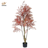 Künstlicher Nandina-Baum im Topf aus Plastik, Realistisch Aussehende Künstliche Grünpflanze für Innen- und Außendekoration zum Verkauf