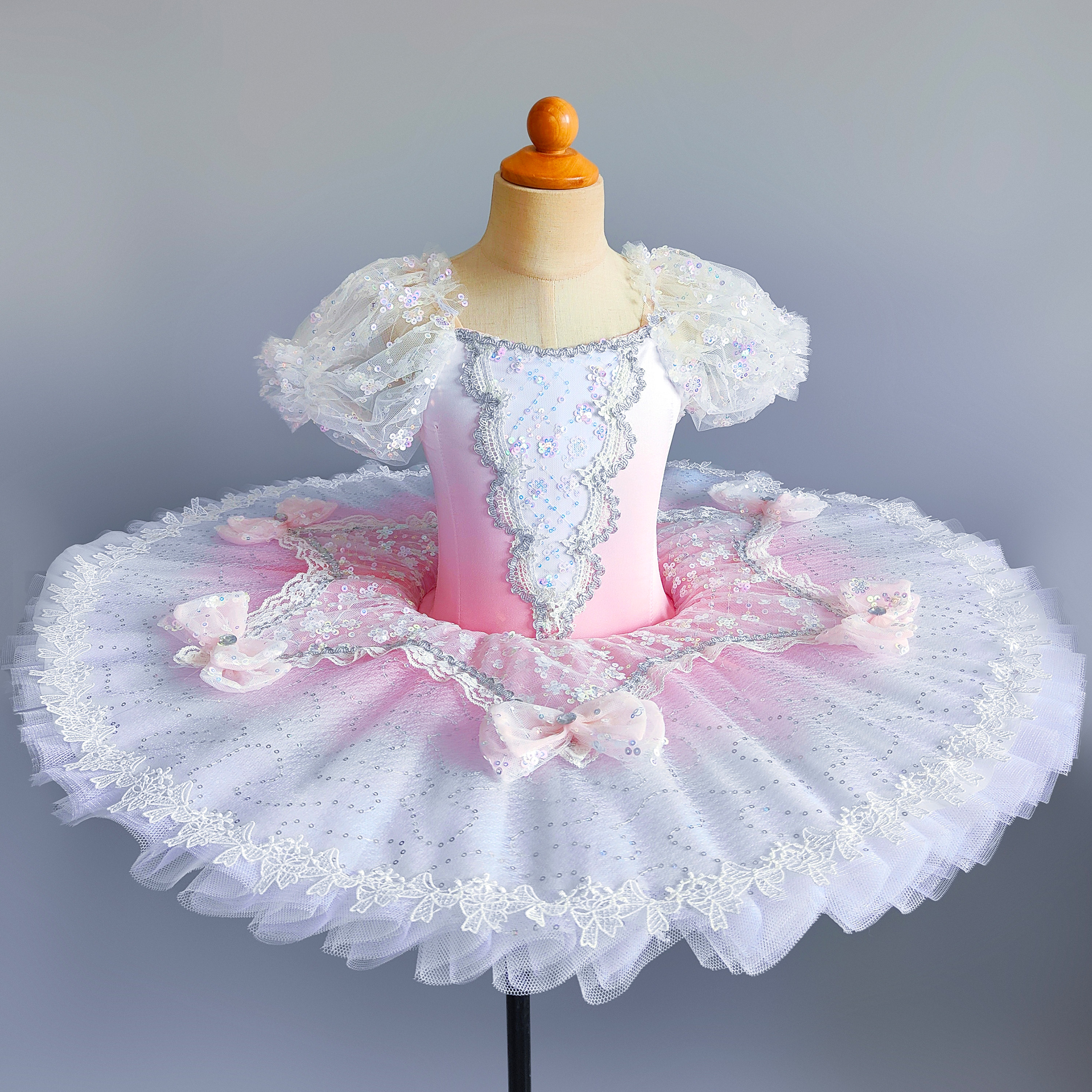 Variational sakura-powder