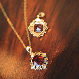 Elegante Collana con Ciondolo Rosso per Donne, Stile Lussuoso, Gioielli alla Moda per Celebrazioni - Product Image 2