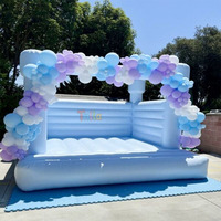Château gonflable commercial en PVC bleu clair avec piscine à balles et toboggan pour mariages
