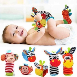 Oferta Especial: Sonajeros de Tela para Bebés con Forma de Pie de Mono y Elefante, 4 Piezas - Product Image 2