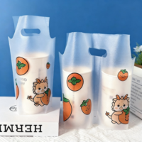 Sacs à emporter biodégradables personnalisés avec logo pour thé au lait, café, eau minérale, boba, bubble tea - Emballage transparent en PP pour gobelets simples/doubles