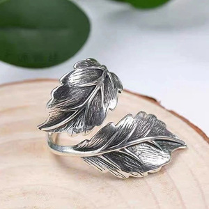 Anello Aperto Vintage a Foglia per Donna, Fascia Larga Regolabile, Gioiello di Moda Statement - Product Image 2