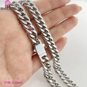 Collar de Cadena Cubana al por Mayor, Acero Inoxidable 316L, Chapado en Oro, Joyería Moderna con Forma de Campana para Hombres y Mujeres - Product Image 3