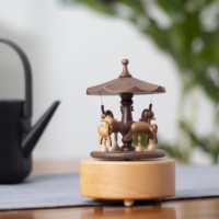Boîte à musique ronde en bois personnalisée avec cheval de carrousel, mélodie personnalisée, chanson, cadeau de festival pour enfants pour les fêtes de Noël