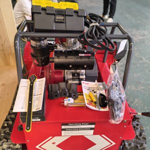<span class=keywords><strong>Tondeuse</strong></span> à gazon <span class=keywords><strong>diesel</strong></span> haute puissance avec une largeur de coupe de 800/1000/1200 mm, utilisée pour les tondeuses à gazon à chenilles en caoutchouc dans l'industrie agricole et fruitière - Product Image 3