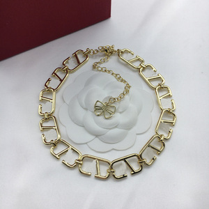 <span class=keywords><strong>Collier</strong></span> de luxe pour femmes, bijoux de créateur, haute qualité, couleur or, charmes à la mode, lettre <span class=keywords><strong>V</strong></span>, marques célèbres - Product Image 6
