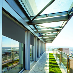 Stores enrouleurs d'extérieur étanches, coupe-vent, pare-soleil, écran rétractable motorisé, écran zippé - Product Image 1