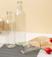 Bouteille d'huile en verre multifonctionnelle de 250 ml avec couvercle en plastique et bec verseur, conteneur de rangement carré moderne de qualité alimentaire pour épices, idéal pour la cuisine