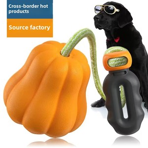 Juguete interactivo <span class=keywords><strong>para</strong></span> <span class=keywords><strong>perros</strong></span> superventas de Mazon, bola mordedora de calabaza lanzada a mano, venta al por mayor, mascotas populares hechas de plástico - Product Image 1