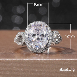 Anello ovale con zirconi incastonati per donna, elegante gioiello da dito scintillante e alla moda - Product Image 5