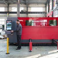 Machine de découpe laser à fibre à découpe rapide pour tôles fines HONGNIU 1.5KW 3KW 6KW, découpeuse laser CNC métallique fermée pour l'industrie légère