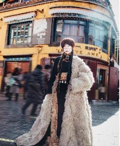 Manteau en laine pour femme, style rétro, fourrure de mouton vieillie, véritable laine tibétaine, vêtements aborigènes du Xizang, articles vestimentaires pour les voyages - Product Image 2