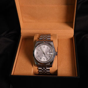 Reloj Mecánico Impermeable para Hombre, Colección Oficina GMT, Diseño con Logotipo Personalizado, Cierre Oculto de Botón, Correa Ajustable - Product Image 2