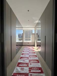 Luxury <b>Wardrobe</b> Closet System with New Design Walk-In Closet and Solid Wood <b>Sliding</b> <b>Doors</b> - Product Image 6