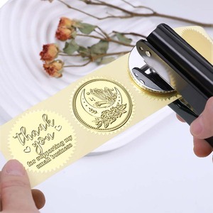 Pince à embosser en acier uni, forme extraterrestre, pour usage de bureau - Product Image 3