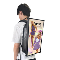 Reproductor de Publicidad Digital para Mochila Móvil con Pantalla Táctil LCD Impermeable IP65 de 18.5/21.5/27 Pulgadas para Uso en el Metro