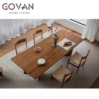Massiver Esstisch aus altem Holz Wabi-Sabi Design Style Stabil und vielseitig für Zuhause oder Hotel für die Villa