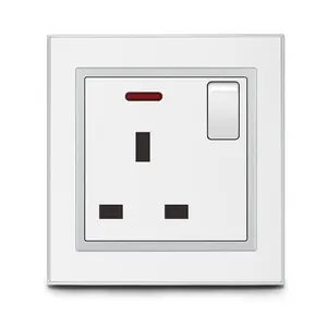 Estilo moderno UK 10A 1 gang 3 pin Switched Socket Interruptores y enchufes de pared eléctricos