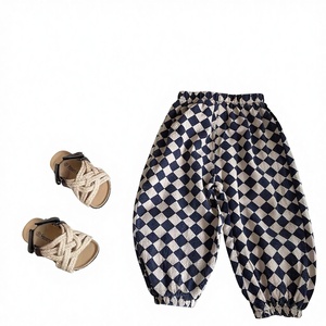 Pantalon de plage mi-taille pour enfants, motif floral vintage, imprimé numérique, anti-moustiques, enduit PU, protection solaire, pour les vacances des garçons - Product Image 1