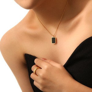 Collana con Amuleto Rettangolare Personalizzabile, <span class=keywords><strong>Catena</strong></span> con Perline Confortevoli, Ciondolo Nero in Acciaio Inossidabile Placcato Oro 18K PVD - Product Image 5