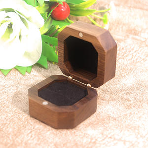 Vintage Amerikaanse Zwarte Walnoot Massief Houten Juwelendoos Chinese Stijl Draagbare Houten Ringdoos Milieuvriendelijk Vierkante Ring Voorstel - Product Image 6