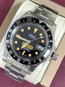 นาฬิกา Seiko รุ่น NH35 ของญี่ปุ่น ตัวเรือนสแตนเลสสตีล ระบบจักรกล ขนาด 39.5 มม. กระจกแซฟไฟร์แบบไม่สะท้อนแสง หน้าปัดเรืองแสง รุ่น Unisex - Product Image 2