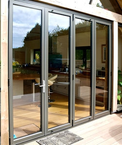 Porte pliante coupe-feu en aluminium avec verre, conception résistante aux intempéries, pour intérieur, anti-ouragan - Product Image 1