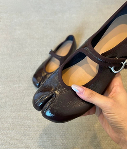 Zapatos planos Mary Jane de cuero genuino para mujer, con una correa, punta redonda, corte bajo, zapatos planos para ir al trabajo, tallas grandes disponibles - Product Image 6