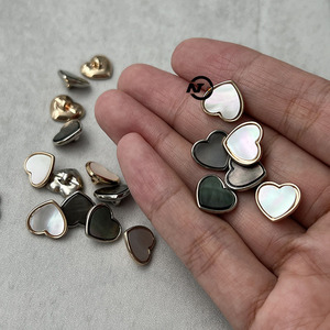 Hình Trái Tim Tự Nhiên Màu Đen Bướm Vỏ Kim Loại Chân Cao Mẹ Ngọc Nút - Product Image 4