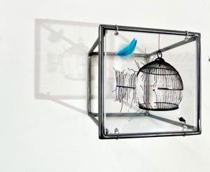 Sculpture OEM ODM Anime Freedom Cage, impression artistique faite à la main, cadeau « Aime-toi toi-même » - Product Image 2