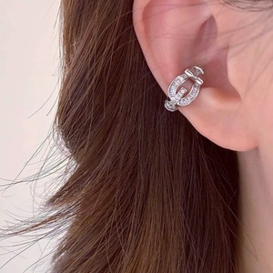 Boucles d'oreilles fines à clipser en argent 925, zircone ronde taille brillant, forme de cadenas, pour femme, luxe, usage quotidien - Product Image 1