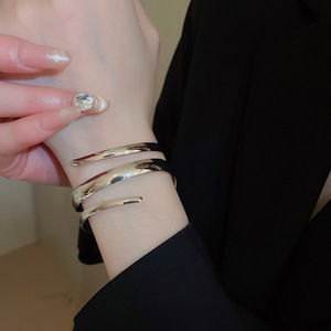 Brazalete y Anillos Abiertos de Cobre Calado Ajustables de Moda Exagerada para Mujer - Product Image 4