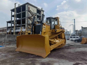 Bulldozers Caterpillar D9H/D9N/D9R d'occasion en bon état avec lames, déchiqueteurs, composants de moteur principaux à vendre au Japon - Product Image 5