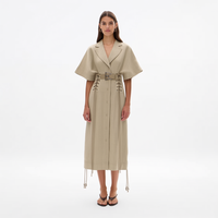 Nouvelle Robe Blazer Mini Femme Personnalisée Beige à Col Cranté, Col en V, Manches Courtes, Boutonnée, Corset et Ceinture à Nouer
